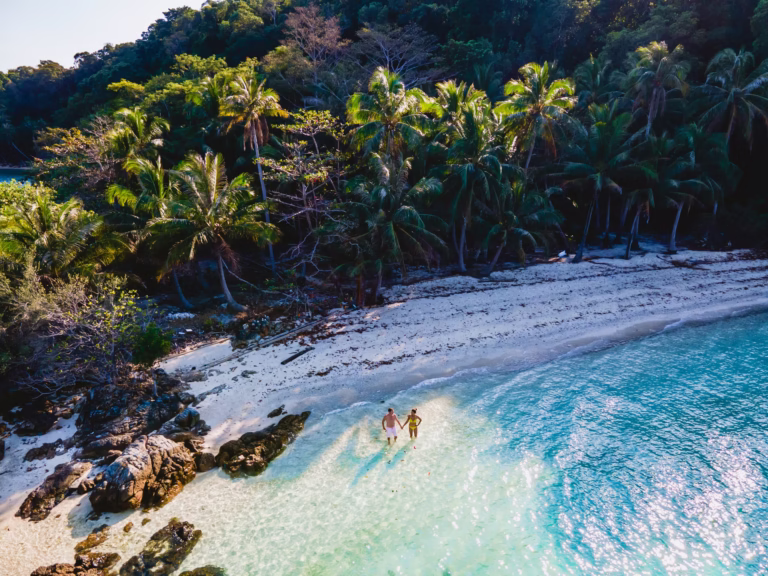 Isola di Koh Wai vicino a Koh Chang, Thailandia