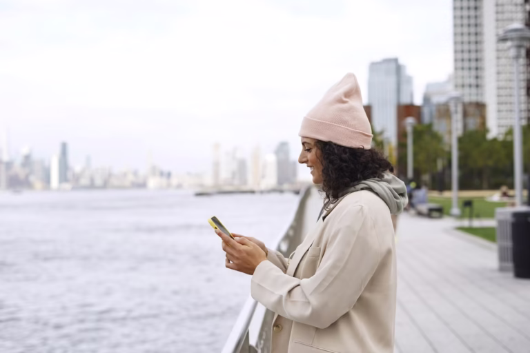 App de viagem em smartphone